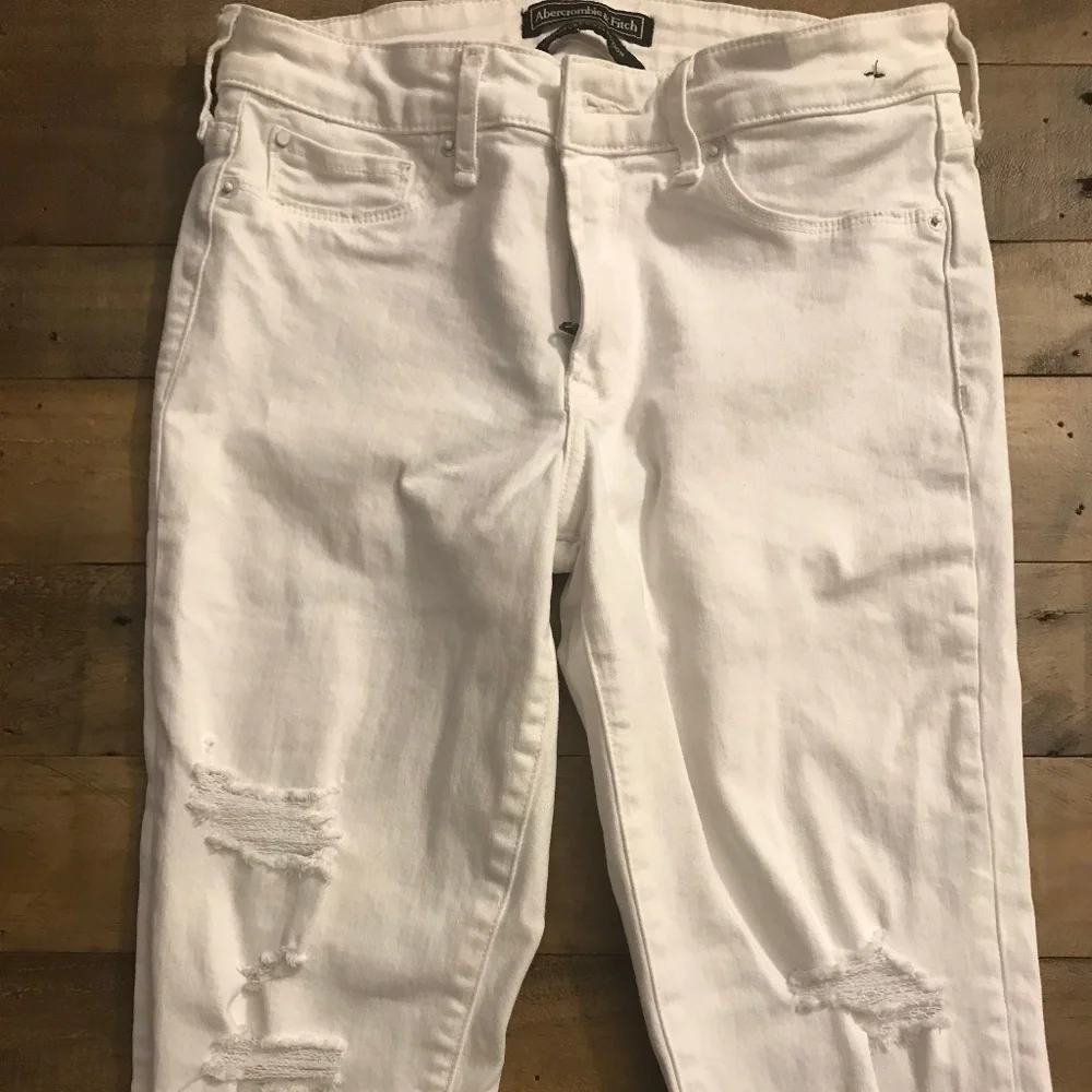White ripped jeans - Picture 1 of 4